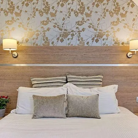 Otel The Originals City, Le Beaujoire, 3*